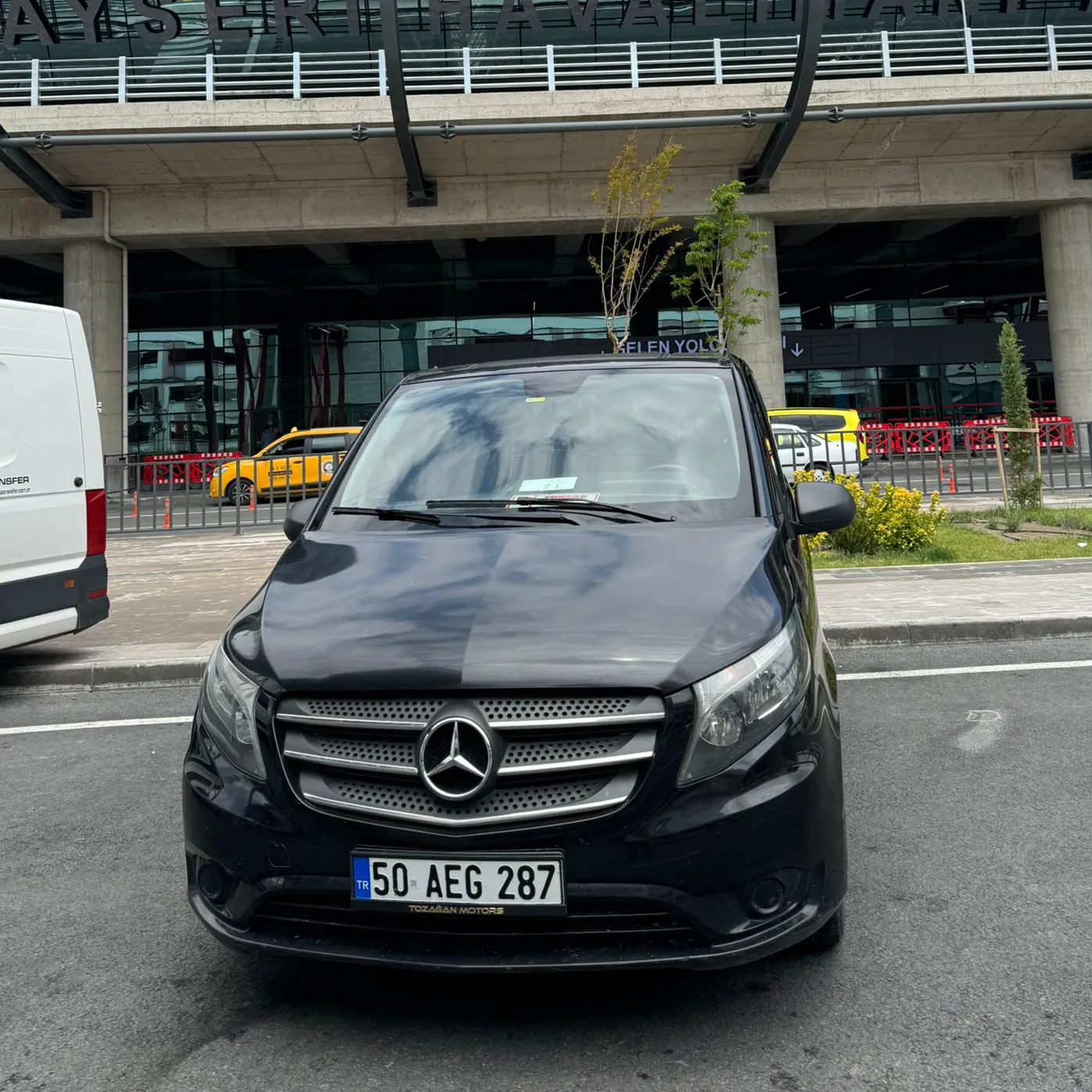 Kayseri Havalimanı Uçhisar Transferi: Özel Araç, Taksi veya Shuttle?